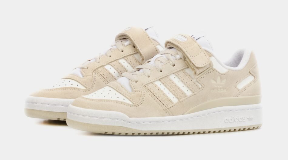 Forum Low Womens Lifestyle Shoes (Beige/White) - Image 4