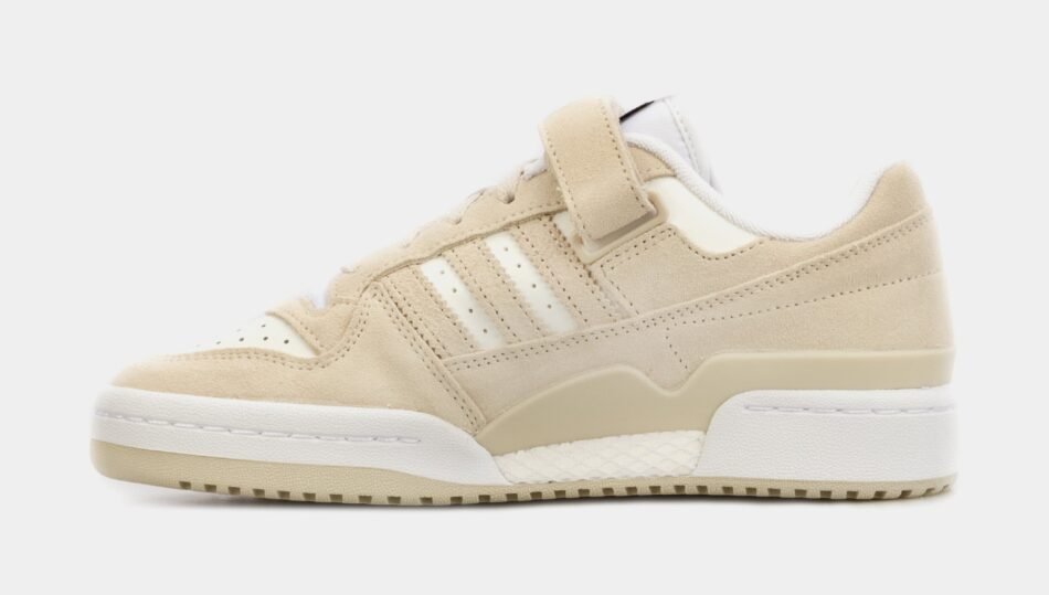Forum Low Womens Lifestyle Shoes (Beige/White) - Image 2